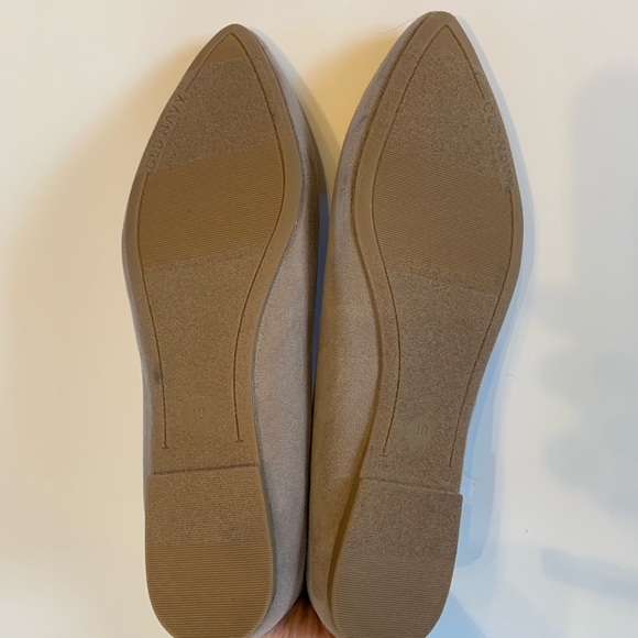 BNWT Old Navy faux suede flats tan size 10 - Picture 4 of 5